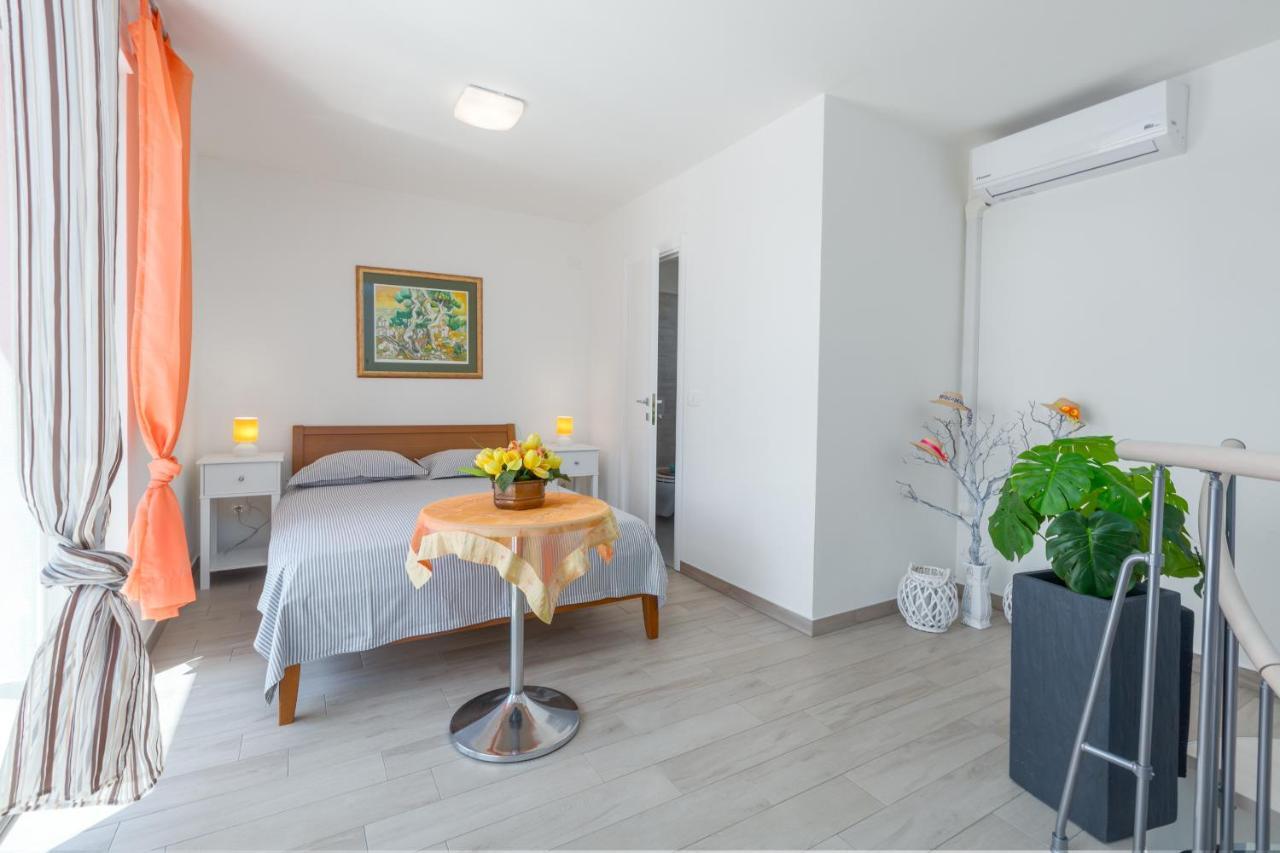 Villa Lucia Umag Bagian luar foto